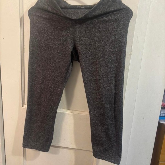 Pants - Grey Old Navy Capri